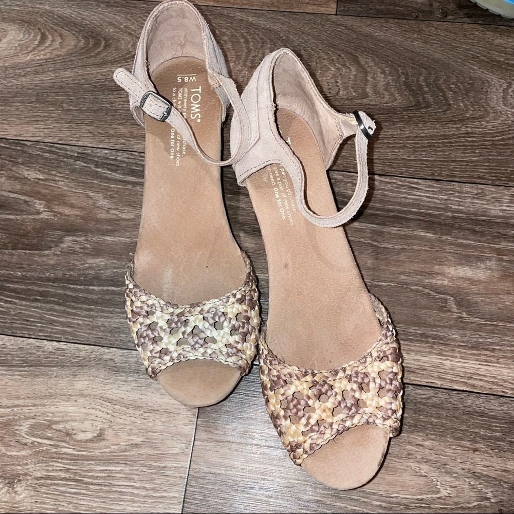 TOMS STUCCO Satin Woven Platform Wedge